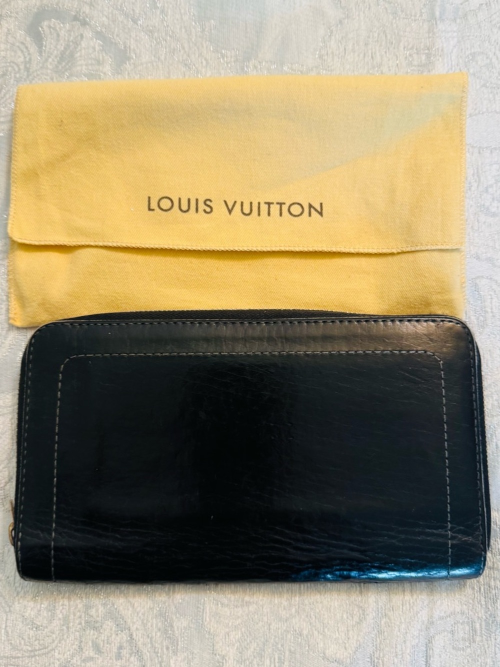 Louis Vuitton Black Zippy Leather Organizer Wallet - Picture 2 of 13